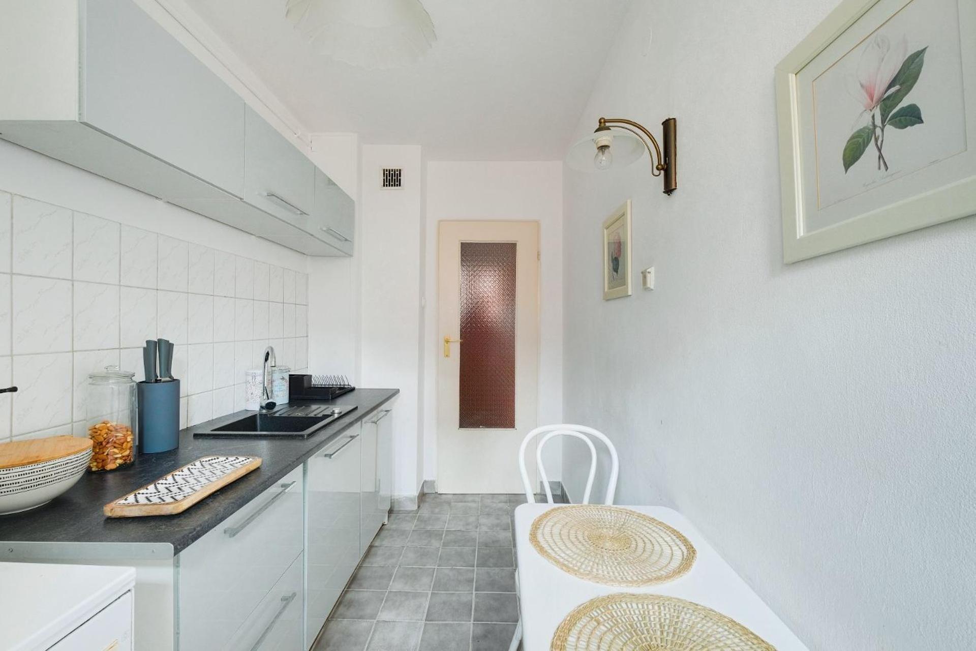 Spacious Apartment In Green Location Warsaw Exterior photo