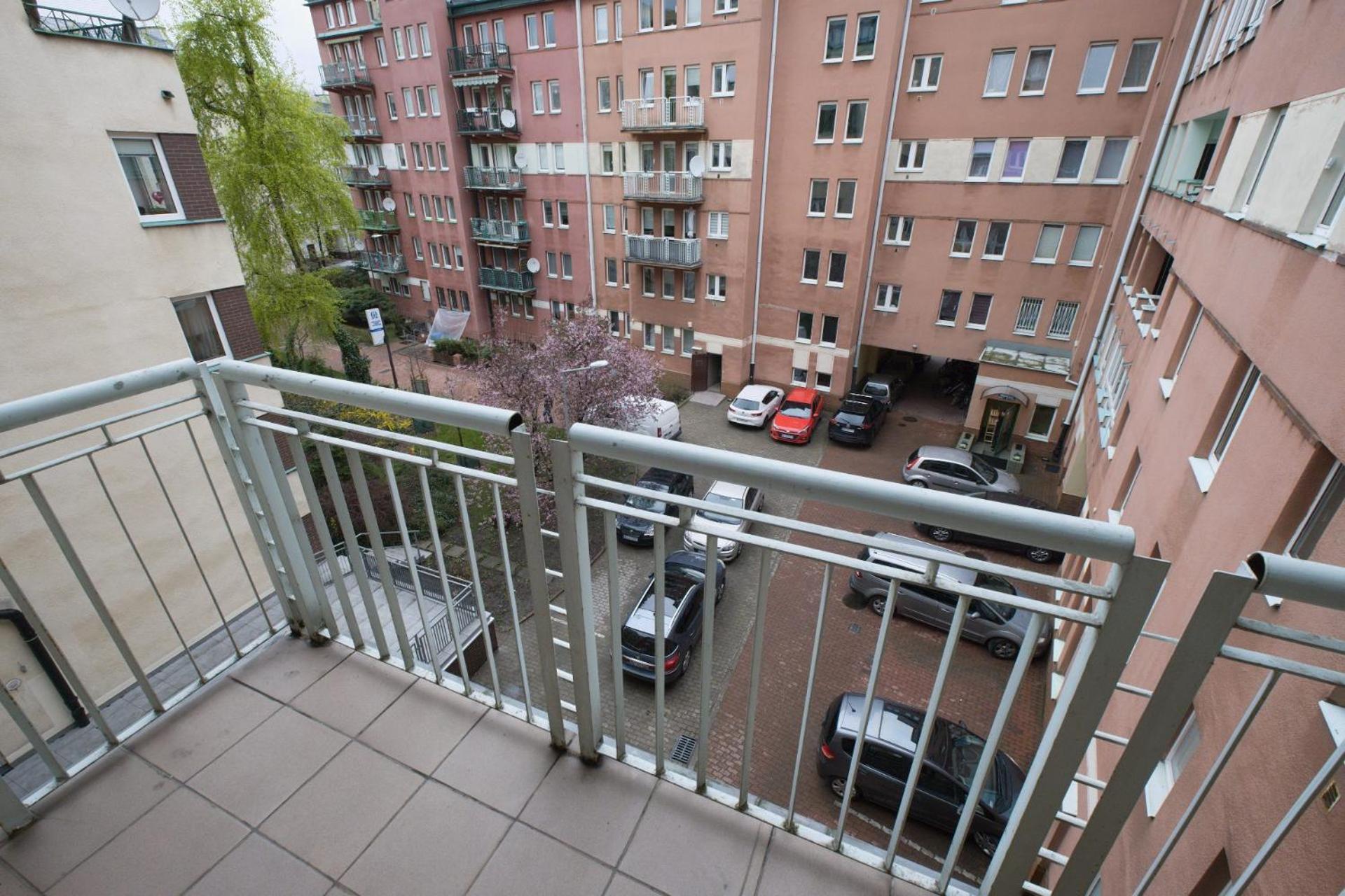 Spacious Apartment In Green Location Warsaw Exterior photo